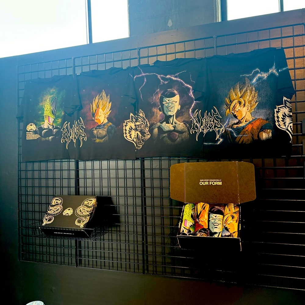 Dragon Ball Z “Side-By-Side” tee box set size L